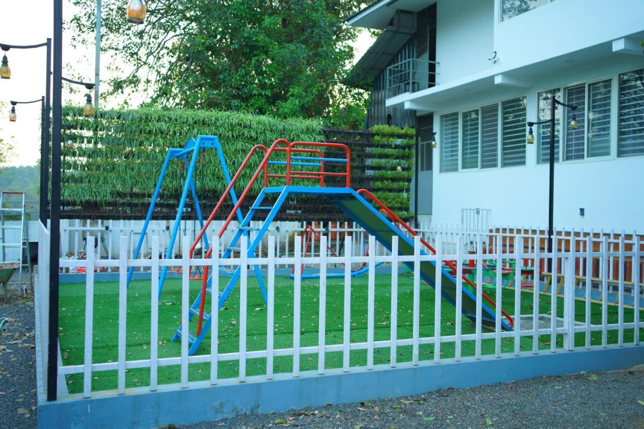 Vythiri Retreat Resort Exterior photo