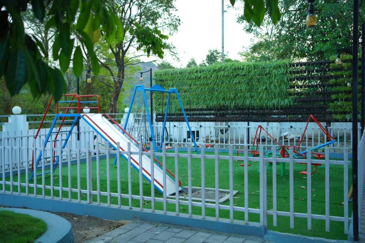 Vythiri Retreat Resort Exterior photo